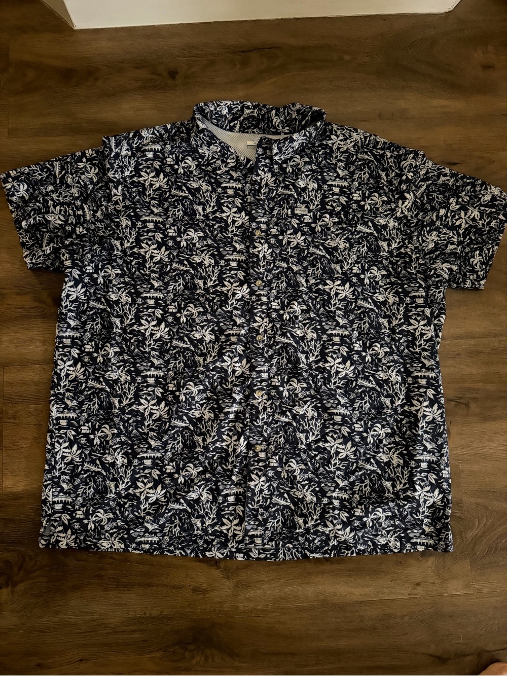 Men's Columbia Navy Blue Floral Short-Sleeve Button-Up Shirt